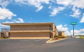 Quality Inn Columbus, Ms